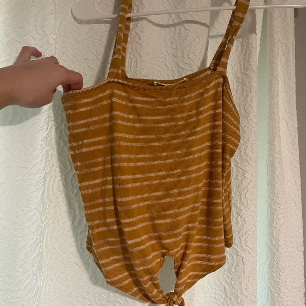 Yellow/Gold tank - Picture 2 of 3